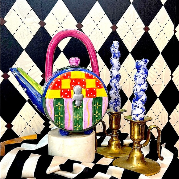 Milson & Louis Hand-Painted Ceramic Teapot – Whimsical Design - Picture 16 of 16